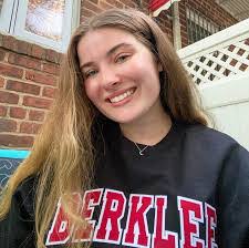 Jillian Foley's Instagram, Twitter & Facebook