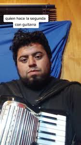 yo viviria , yo viviria , en un desierto . como la pluma cuando la , a...