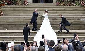 Folge deiner leidenschaft bei ebay! Princess Eugenie S Stunning Wedding Dress From Every Angle Photo 1