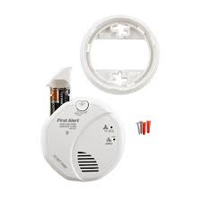 Installation of the onelink smart smoke and carbon monoxide alarm took us only a matter of minutes. First Alert Sco7cn Battery Operated Talking Combination Smoke And Carbon Monoxide Alarm First Alert Store