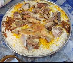 Sur Twitter كثير يسألني عن افضل مطاعم المندي في جده بالنسبة لي جربت السرور قبل فترة لكن الذبيحة مو من عنده ممتاز في الطبخ حقيقة لكن ما ادري