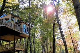 Many have private fishing lakes, stores, and close to boat ramps for easy access for fishing. 15 Epic Treehouses And Cabins In Missouri 2021