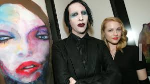 Frau_evaon august 31, 2002 link. Prahlte Marilyn Manson Vor Sangerin Phoebe Bridgers Mit Vergewaltigungszimmer