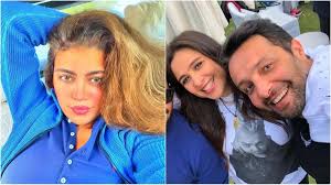 وكان ما كتبه كريم صبري لوالدته قبل وفاته، عبر حسابه الشخصي. Ø´Ù‚ÙŠÙ‚ ÙŠØ§Ø³Ù…ÙŠÙ† Ø¹Ø¨Ø¯ Ø§Ù„Ø¹Ø²ÙŠØ² ÙŠØ¯Ø®Ù„ Ø¹Ù„Ù‰ Ø®Ø· Ø£Ø²Ù…ØªÙ‡Ø§ Ù…Ø¹ Ø±ÙŠÙ‡Ø§Ù… Ø­Ø¬Ø§Ø¬ ÙˆÙŠÙˆØ¬Ù‡ Ø±Ø³Ø§Ù„Ø©