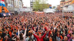 Download de eindhoven=king app en plan je eigen route en stel je persoonlijke programma samen. Koningsdag 2015 Eindhoven Flickr