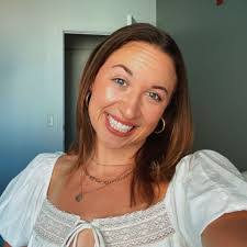 Abby Lynch's Instagram, Twitter & Facebook