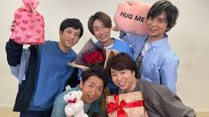 arashi on twitter hug me hug boy bands