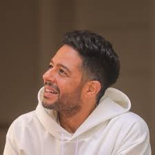 فقدنا فنان عظيم وإنسان أعظم. Mohamed Hamaki
