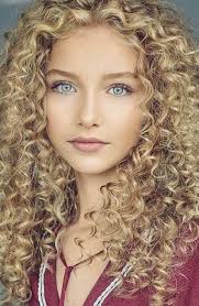 Anastasia has long blonde stunning hair.she has knee length hair which is very silky and shiny.imagine the volume when her hair is curly!now that's exactly w. Curly Hair Pretty Blonde Novocom Top