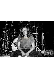 Eddie vedder, lollapalooza 1992 by lance mercer. Photo Eddie Vedder 1992 Alex Mitram Wallbackstage