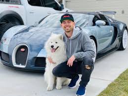 He was dominated during the 2011 season by achieving 11 grands prix and by setting many other records while in 2012 he again beat ferrari and alonso by 3 points. How Much Money Thestradman Makes On Youtube Net Worth Naibuzz