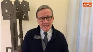 Dopo la videochiamata il marito ha allertato i parenti che sono subito andati in casa della 22enne chiamando i soccorsi, ma per lei, purtroppo, era troppo tardi. I1rif8jrv551am