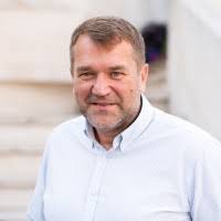 1100+ "Macura" profiles