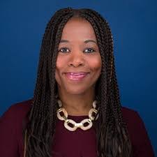 Elaine Pringle's Instagram, Twitter & Facebook