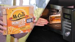 Take your favorite brand of onion rings from the freezer and put 6 to 7 ounces into the fryer. Pommes Im Airfryer Zubereiten So Geht S Chip