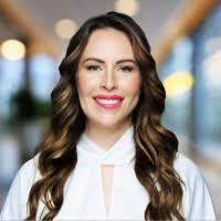 Lindsey Burr's Instagram, Twitter & Facebook