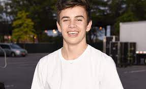 Social media personality hayes grier, 21, was arrested after allegedly punching another man, leaving the victim brain damaged and bruised ribs, and then stealing his $1,200 phone. Social Media Superstar Hayes Grier Signs With Talent Agency Caa
