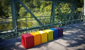 Kurz vor dem spiel stürmte ein flitzer mit einer regenbogenfahne aufs spielfeld. Pin Auf Swoofle Design Products