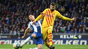 Shakira se desparte de pique? Pique Denuncio Canticos Contra Shakira Durante El Derbi Espanyol Barca