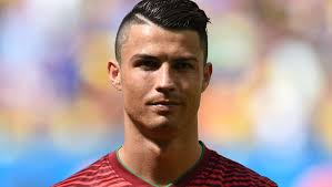 Kann er ein fußballstar werden wie sein vater? Cristiano Ronaldo Sohn Kennt Seine Mutter Immer Noch Nicht Bunte De