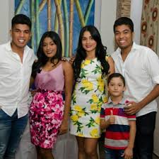 Последние твиты от samuel morales (@samuelmorales_). Ellas Son Katy Julieth Y Eva Sandrith Las Hijas De Miguel Morales Vallenato Noticias Videos Letras Blogvallenato Com