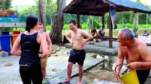 Ulu tamu hot spring is hotspot among the locals. 50 Degree Celsius Water Splashing At Hulu Tamu Hot Spring Youtube