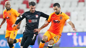 Son 20 dakikada galatasaray savunmasını zorlayan sivasspor'un gollerini kone ve erdoğan kaydetti. Sivasspor Galatasaray 1 2 Futbol Spor Haberleri