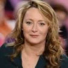 «à ma place vous ferrier quoi?». Julie Ferrier J Ai Un Rapport Tres Fusionnel Avec Ma Mere Sur Buzz Insolite Et Culture