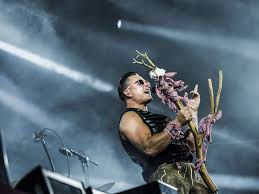 In 2012, he won the echo music award in folk music category, the amadeus austrian music award in 2012 as best live act and best 'schlager' singer and in 2013, again the amadeus award in folk music category. Gabalier Mega Fan Festival 2020 In Munchen Geplant Musik National Vienna At