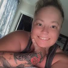 Daughter dating high school boyfriend in college