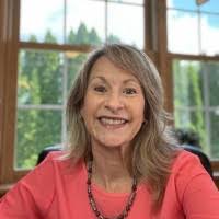 Melinda Thayer's Instagram, Twitter & Facebook