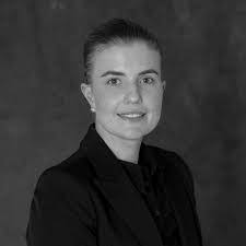 Rebecca Kastner's Instagram, Twitter & Facebook