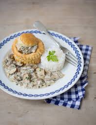 Rtl Anne S Kitchen Rezepter Fir Doheem Ze Bleiwen Veggie Bouchee A La Reine Food Comfort Dishes Basic Recipes