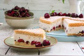 Kirsch Joghurt Torte Mit Kakaosplitter C B With Andrea Joghurttorte Essen Selber Machen Kirschen