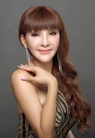 Sự nghiệp của anh bắt đầu rộng mở khi bài hát ở phương đó. Ná»¯ Ca SÄ© Chuyá»ƒn Giá»›i Ä'áº§u Tien Cat Tuyá»n Nhá» Nghá» Lo To Má»›i Ä'Æ°á»£c Lam Con Gai Káº¿t Thuc Má»'i Tinh Ä'áº«m NÆ°á»›c Máº¯t Vá»›i Nghá»‡ SÄ© Chinh Nhan