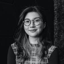 Lauren Ewald's Instagram, Twitter & Facebook