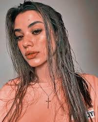 Ana Knapp's Instagram, Twitter & Facebook