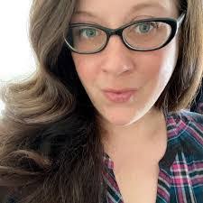 Carole Bates's Instagram, Twitter & Facebook