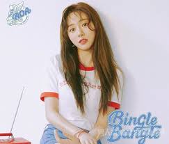 权珉阿（kwon min ah），1993年9月21日出生于韩国釜山，韩国女歌手、演员。 2010年3月，权珉阿进入韩国fnc娱乐公司成为旗下练习生。 2012年8月，以演唱团体 aoa 成员身份出道。 2013年，参演电视剧《 青春期混合曲 》与《 真是好时节 》 。 Aoaç‰å¨¥ä¸å†ç»­çº¦éŸ©å›½å¥³å›¢å¯¿å'½çŸ­ é›ªç‚«ä¸ºä»€ä¹ˆç»­çº¦