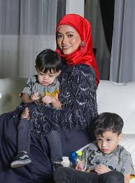 | melodi (2020) 10 artis malaysia yang boleh berbahasa inggeris dengan baik, yang nombor 10 paling tak sangka! Intan Liana Bengang Masih Dikaitkan Dengan Bekas Suami