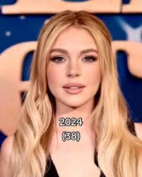 Lindsay Lohan out there aging backwards 😍🤯
