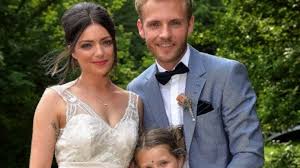 Wie groß eine hochzeit ist, bleibt dem brautpaar überlassen. Gzsz Vorschau 08 09 08 2018 Hochzeit Mit Paul So Wunderschon Strahlt Emily Als Braut News De