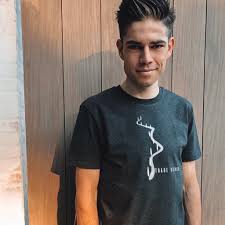 Ploeggenoot steven kruiswijk viel in de eerste kilometers van de côte de de overwinningen van wout van aert veroorzaken wel wat stress bij zijn zwangere vrouw sarah de bie. Sarah De Bie Sarah Debie Twitter