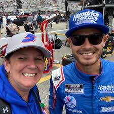 Elizabeth Marchand (@lizzystar657)