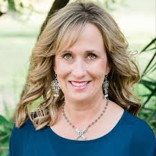 Michelle Whitecotton's Instagram, Twitter & Facebook