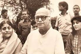 Scroll below and check more details information about current net worth as well as monthly/year salary, expense, income reports! Kamla Advani Age Husband Family Caste Death Biography More Starsunfolded