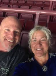 Nicki Roberts (@Nickeroo2)