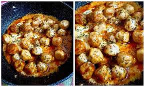 Chicken balls are a food consisting of small, spherical or nearly spherical pieces of chicken. Ini Dia Resepi Mudah Cheesy Chicken Ball Yang Penuh Berkrim Dan Juicy Sekali Hidang Terus Licin Di Sapu Anak Anak Daily Makan
