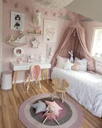 Diy pink painted glass vases. Mamma Malla Auf Instagram Rosa Madchenzimmer Weiss Grau Holz Etoi Auf Etoi Fille Grau Holz Pink Girl Room Kids Bedroom Decor Pink Bedroom For Girls