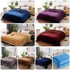 Selimut bulu angsa menggunakan 100% bulu angsa halus yang di buat dengan standard hotel bintang lima untuk menciptakan suasana hotel bintang lima di kamar anda. Selimut Bulu Halus 150x200 Motif Dewasa Polos Terlaris Termurah Impor Berkualitas Terbaru Agustus 2021 Harga Murah Kualitas Terjamin Blibli